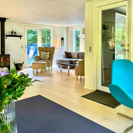 Nature Retreat With Fjord Views Near Tatil Evi Spottrup