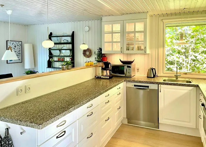 Nature Retreat With Fjord Views Near Spottrup